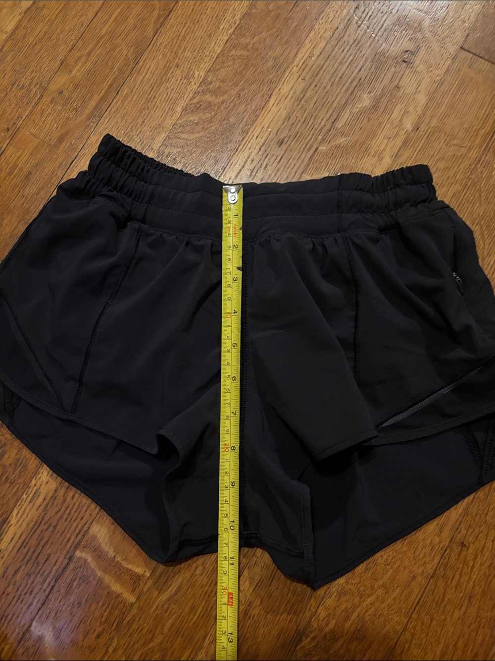 Lululemon Hotty Hot Short II 2.5” - Picture 6 of 6